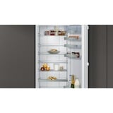 Neff KI8813FE0, Refrigerador de espacio completo 